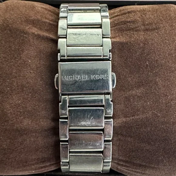 Michael Kors Chronograph Quartz Crystal White Dial Watch - Picture 3 of 3